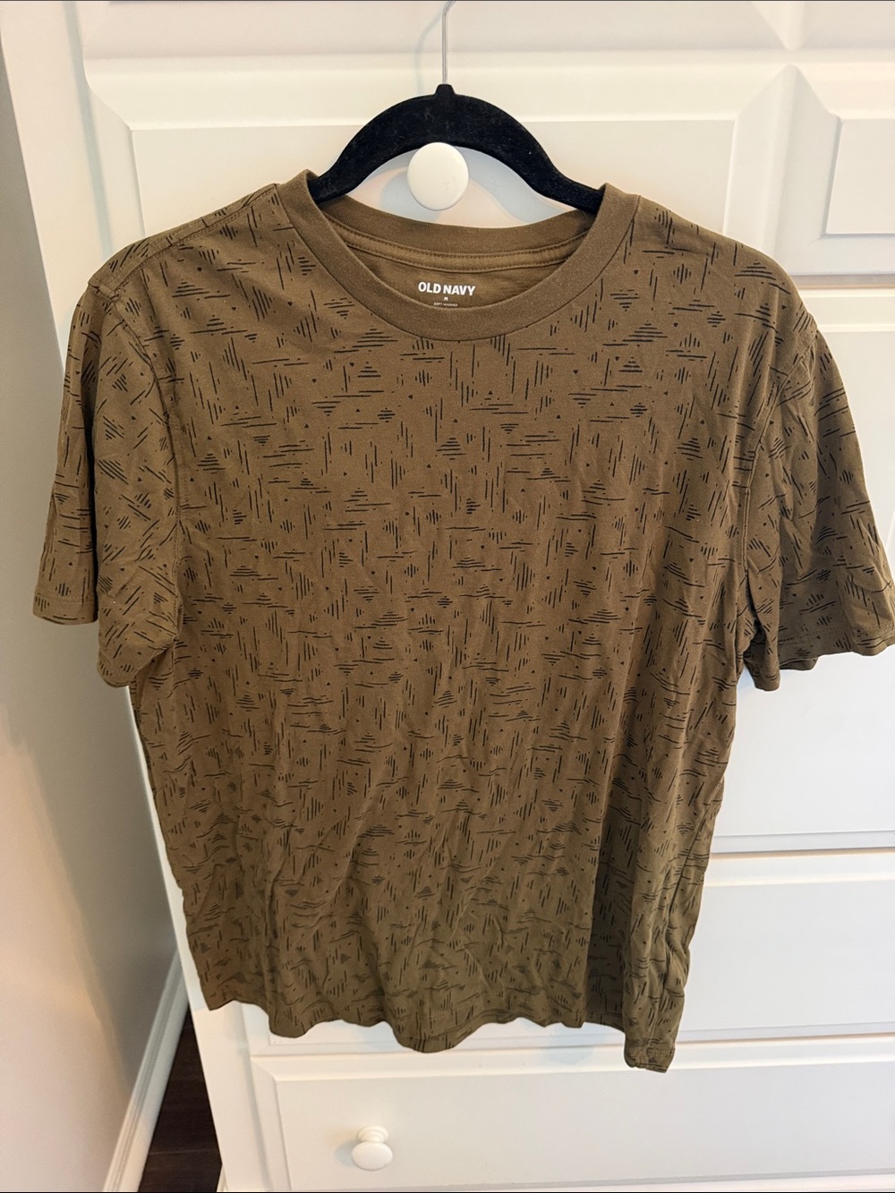 Old Navy Olive Green Short-Sleeve Crewneck Tee with Black Abstract Print